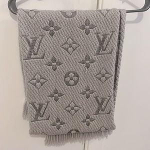 Louis Vuitton Wool Logomania Scarf Grey/silver